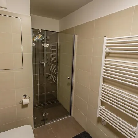 Spacious Terrace Apartment With Free Private Parking Prague Exterior photo