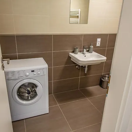 Spacious Terrace Apartment With Free Private Parking Prague Exterior photo