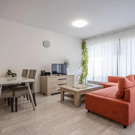 Spacious Terrace Apartment With Free Private Parking Prague Exterior photo