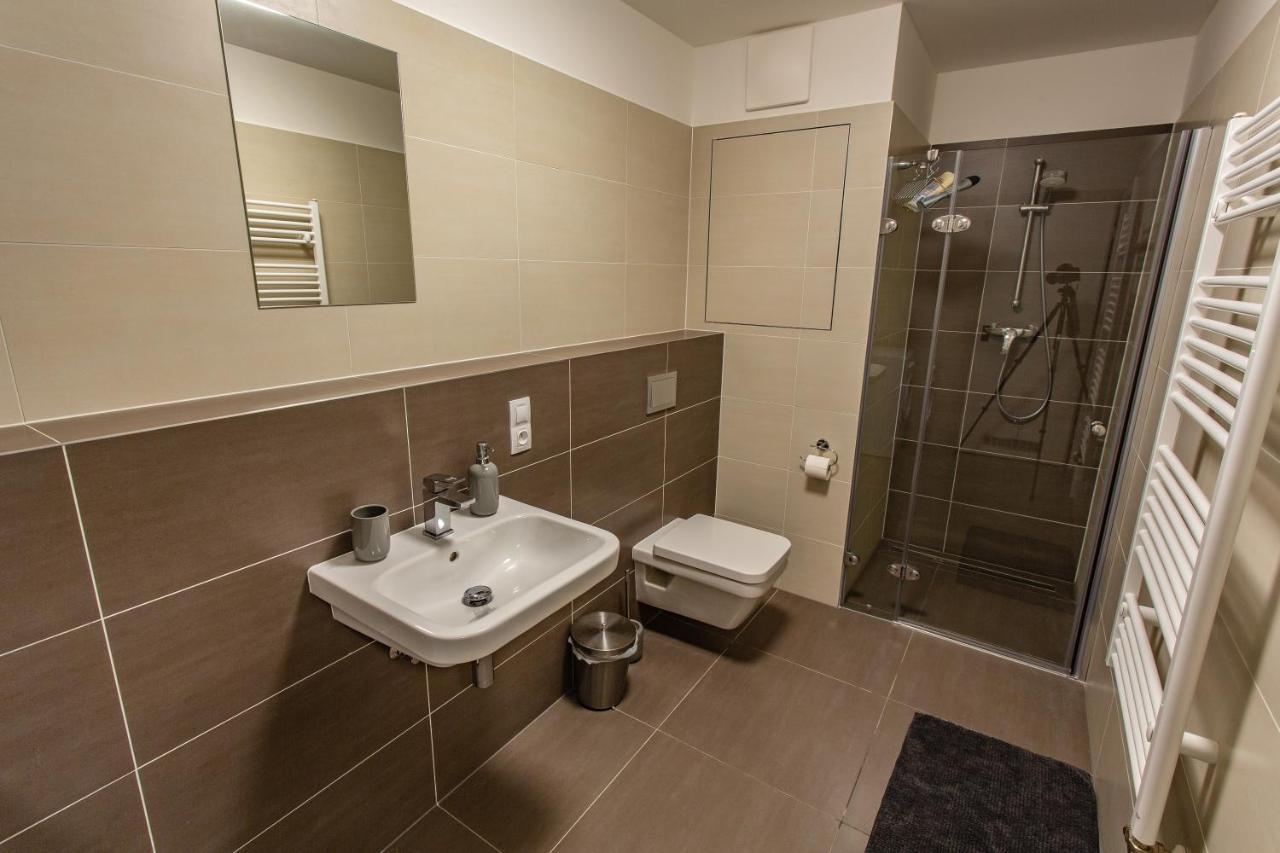 Apartmán Spacious Terrace With Free Private Parking