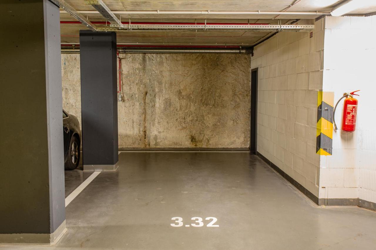 Spacious Terrace With Free Private Parking Praha