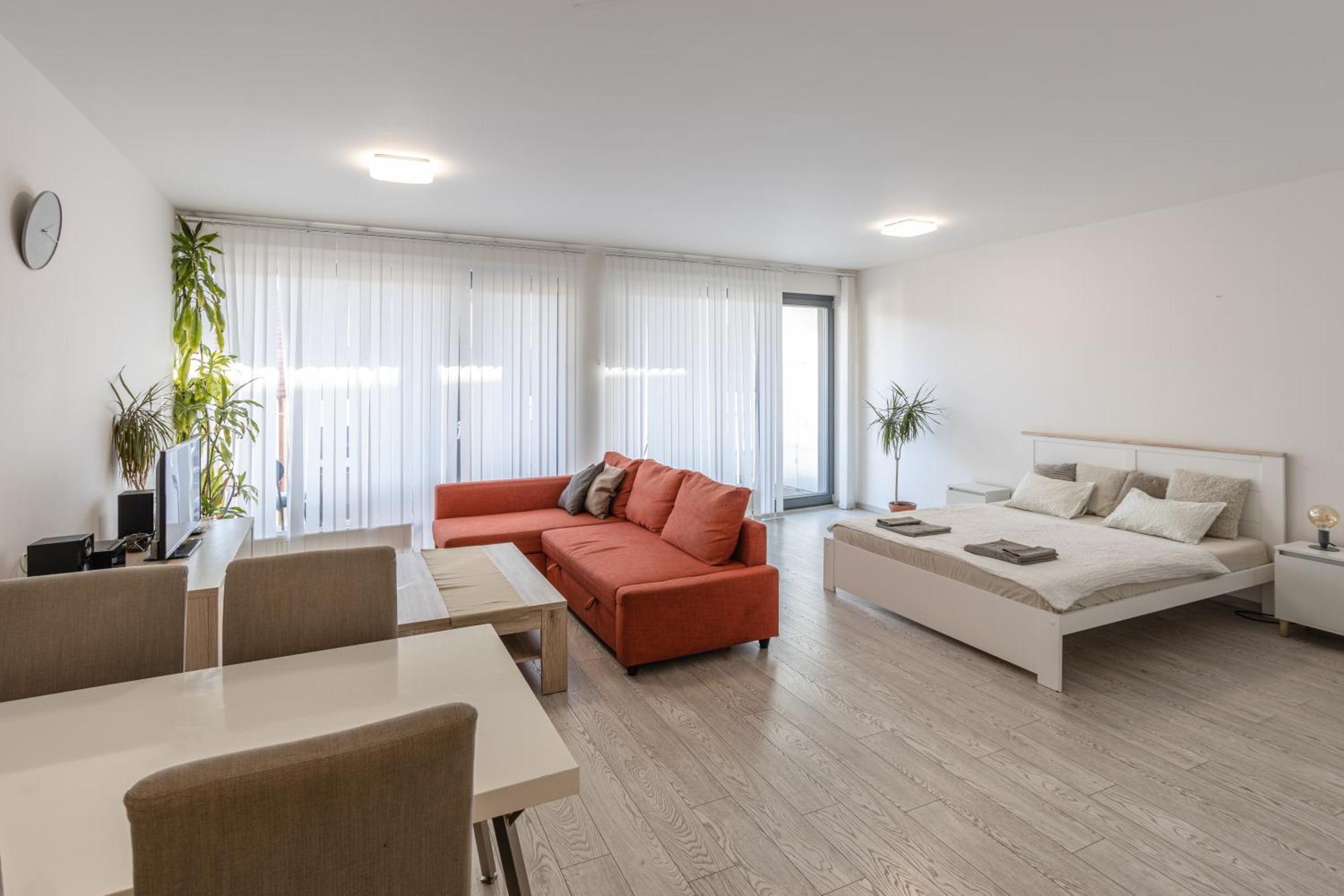 Spacious Terrace With Free Private Parking Apartmán